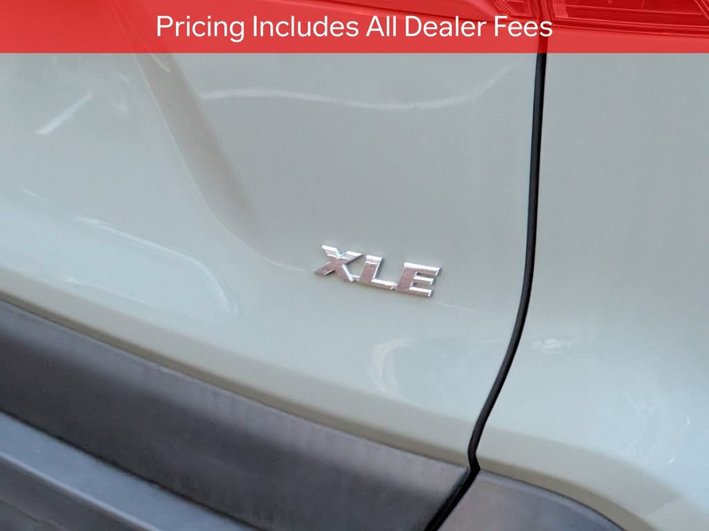 Used 2023 Toyota RAV4 XLE Premium FWD image 8