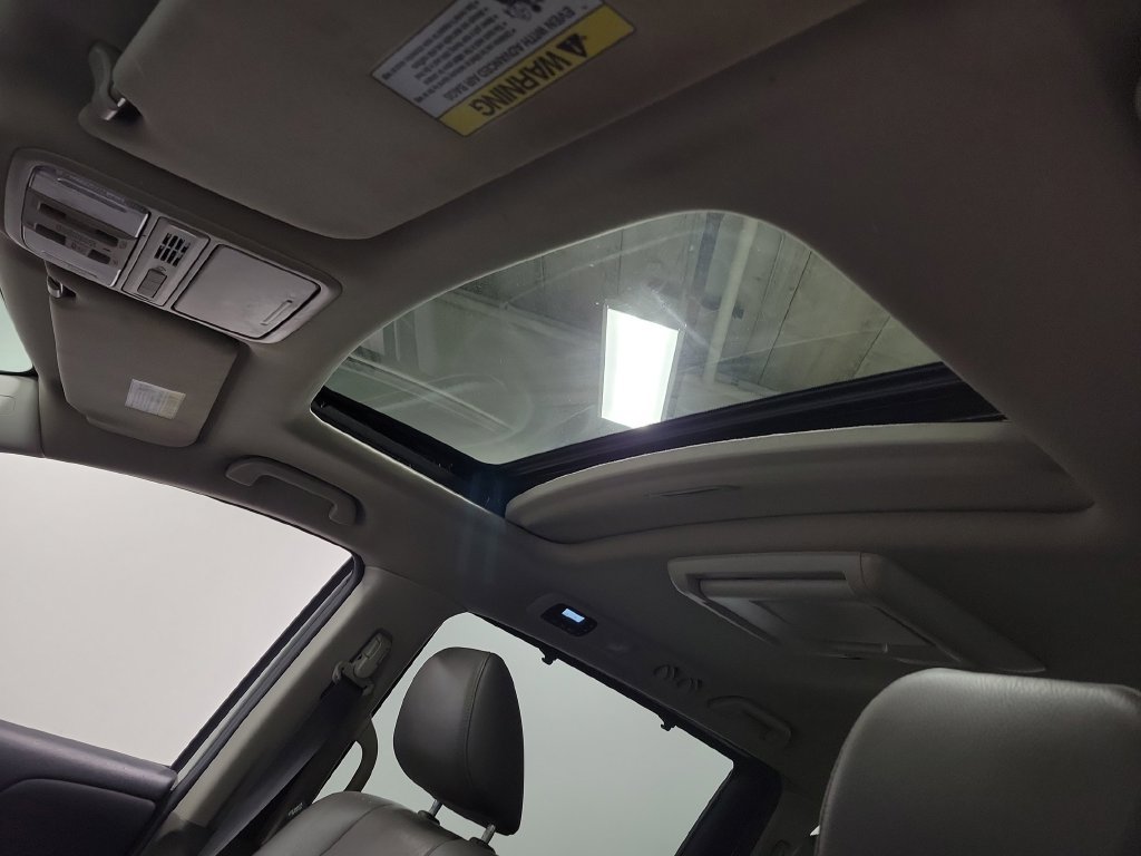 Used 2017 Honda Odyssey Touring image 14