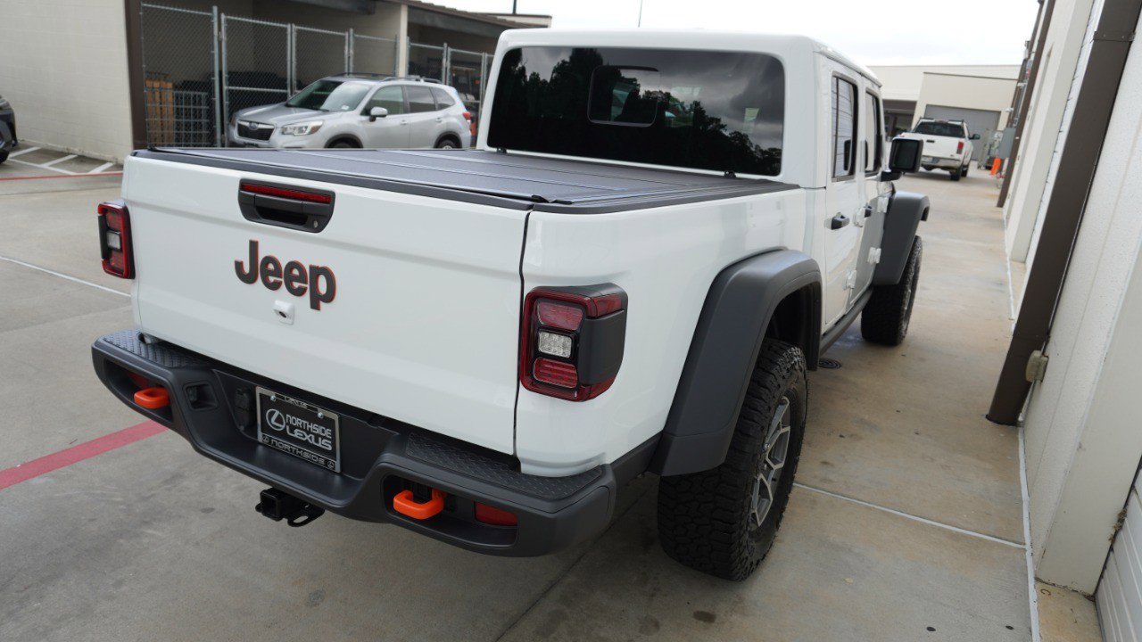 Used 2025 Jeep Gladiator Mojave w/ Convenience Group image 5