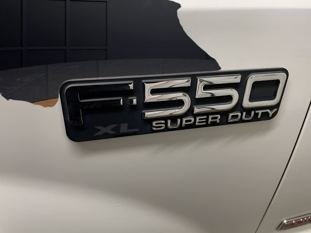 Used 2004 Ford F550 4x4 Regular Cab Super Duty image 11