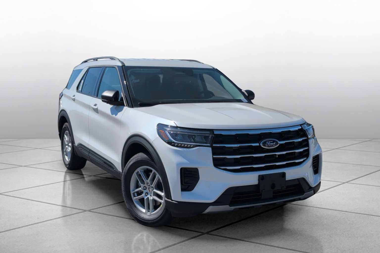 New 2026 Ford Explorer Active RWD video 2