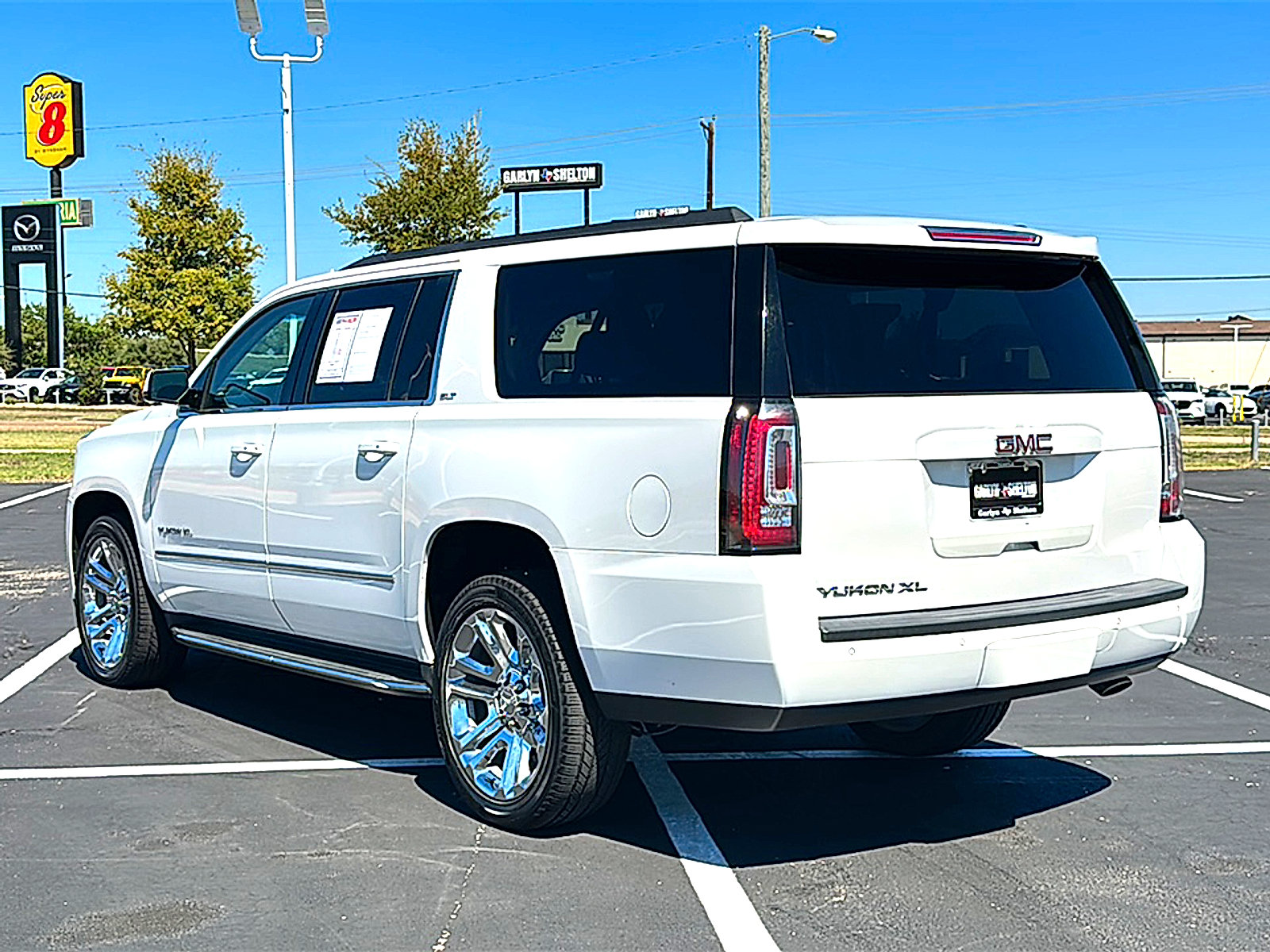 Used 2018 GMC Yukon XL SLT w/ Premium Edition RWD image 6