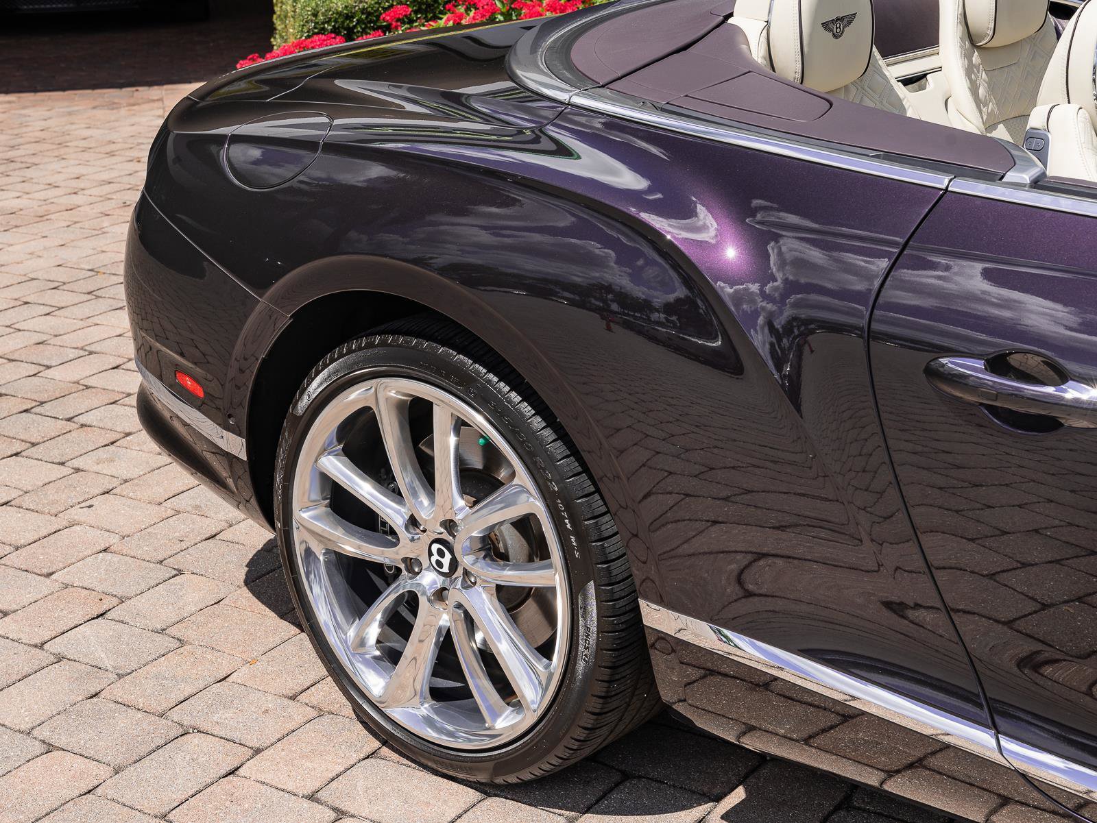 Used 2022 Bentley Continental GT Mulliner AWD/4WD image 13