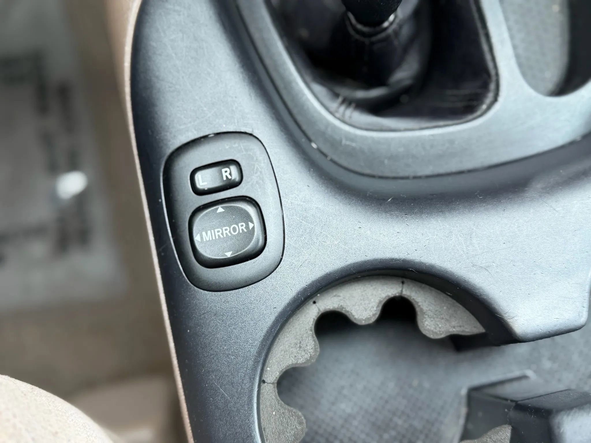 Used 2004 Toyota Sequoia SR5 image 18