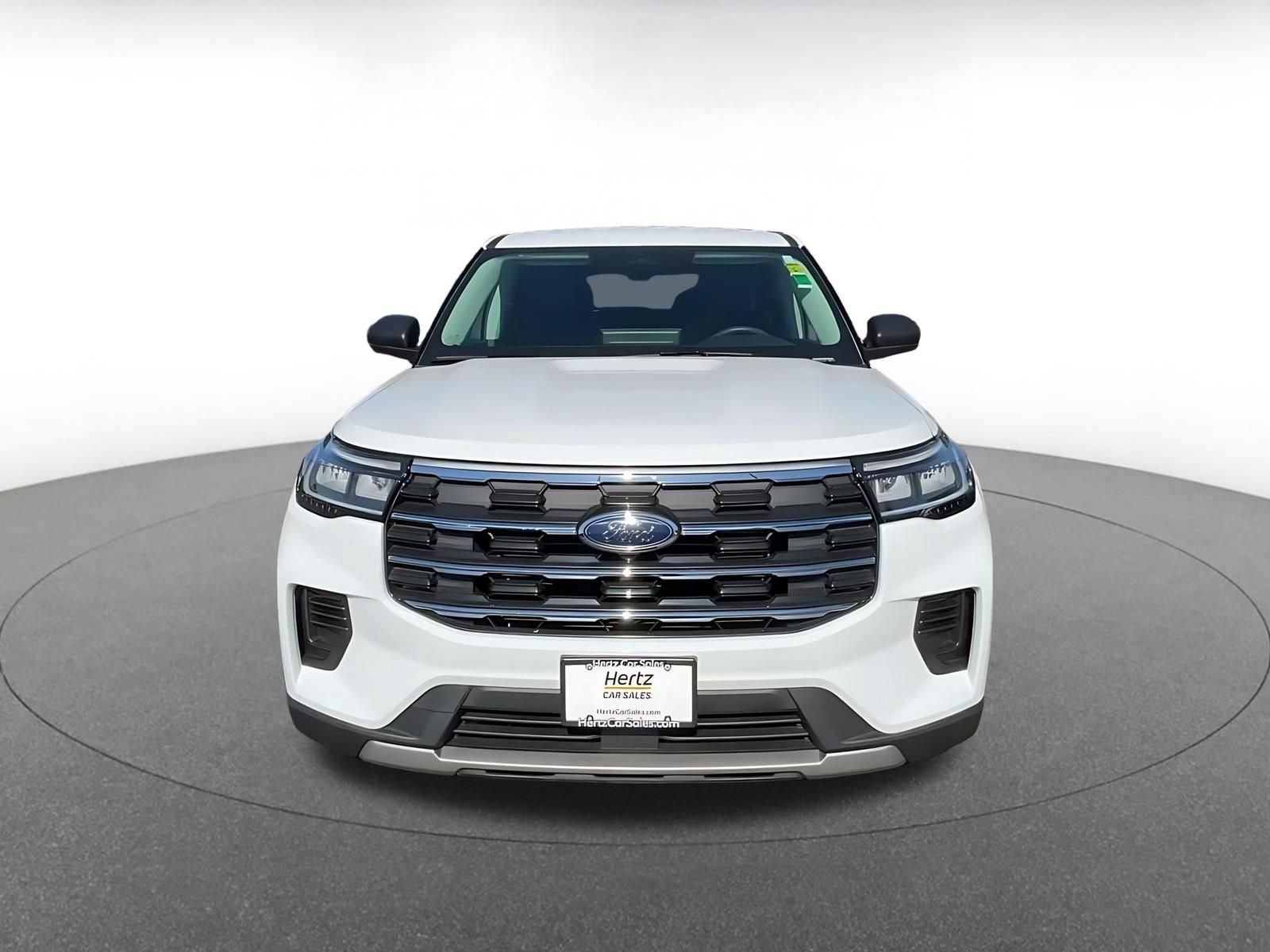 Used 2026 Ford Explorer Active AWD/4WD image 3