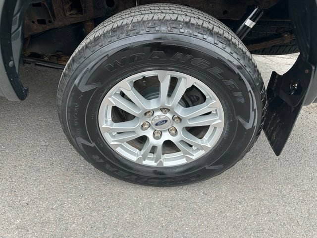 Used 2015 Ford F150 Lariat w/ Equipment Group 501A Mid AWD/4WD image 12