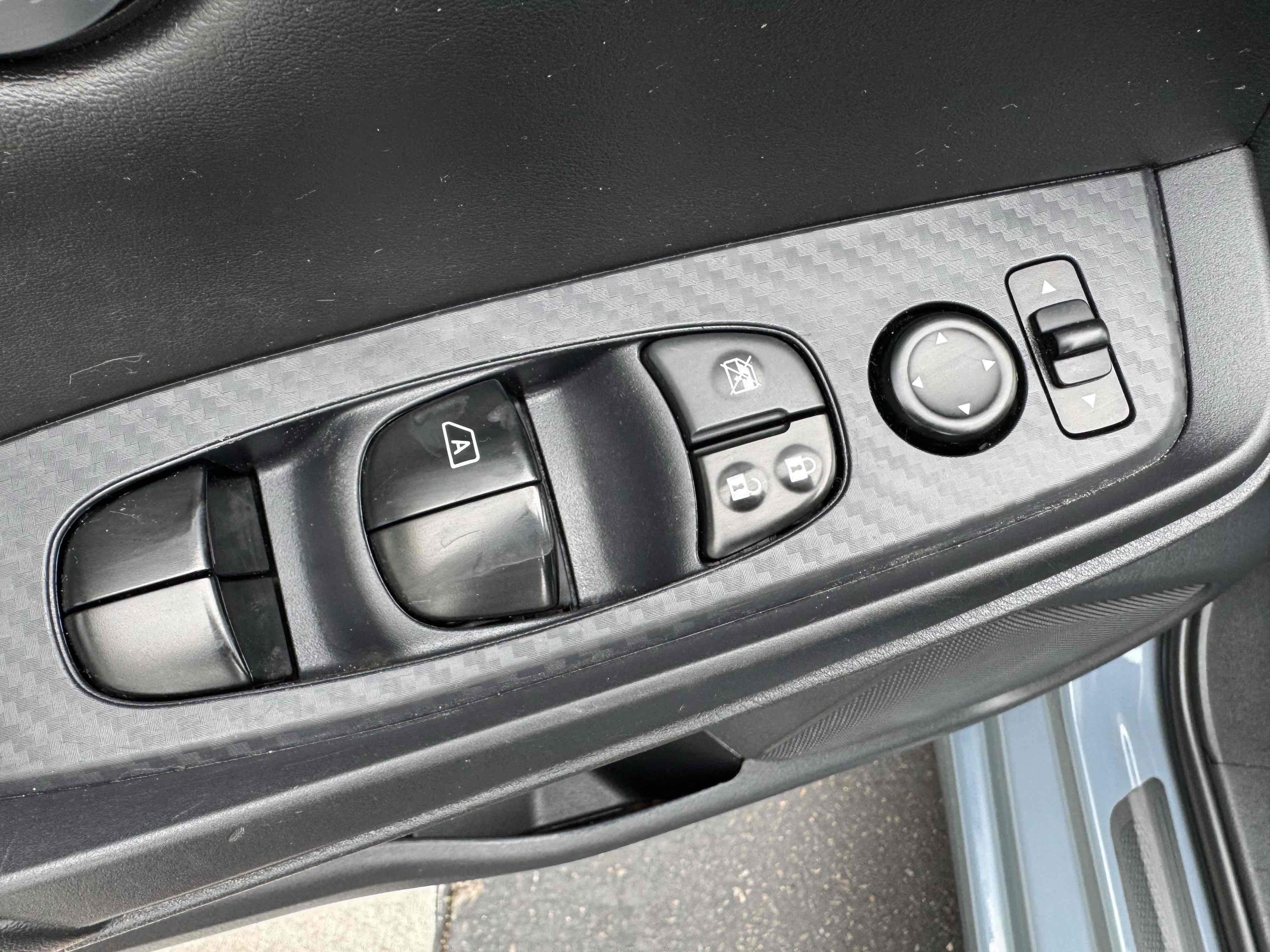 Used 2024 Nissan Sentra SV FWD image 32