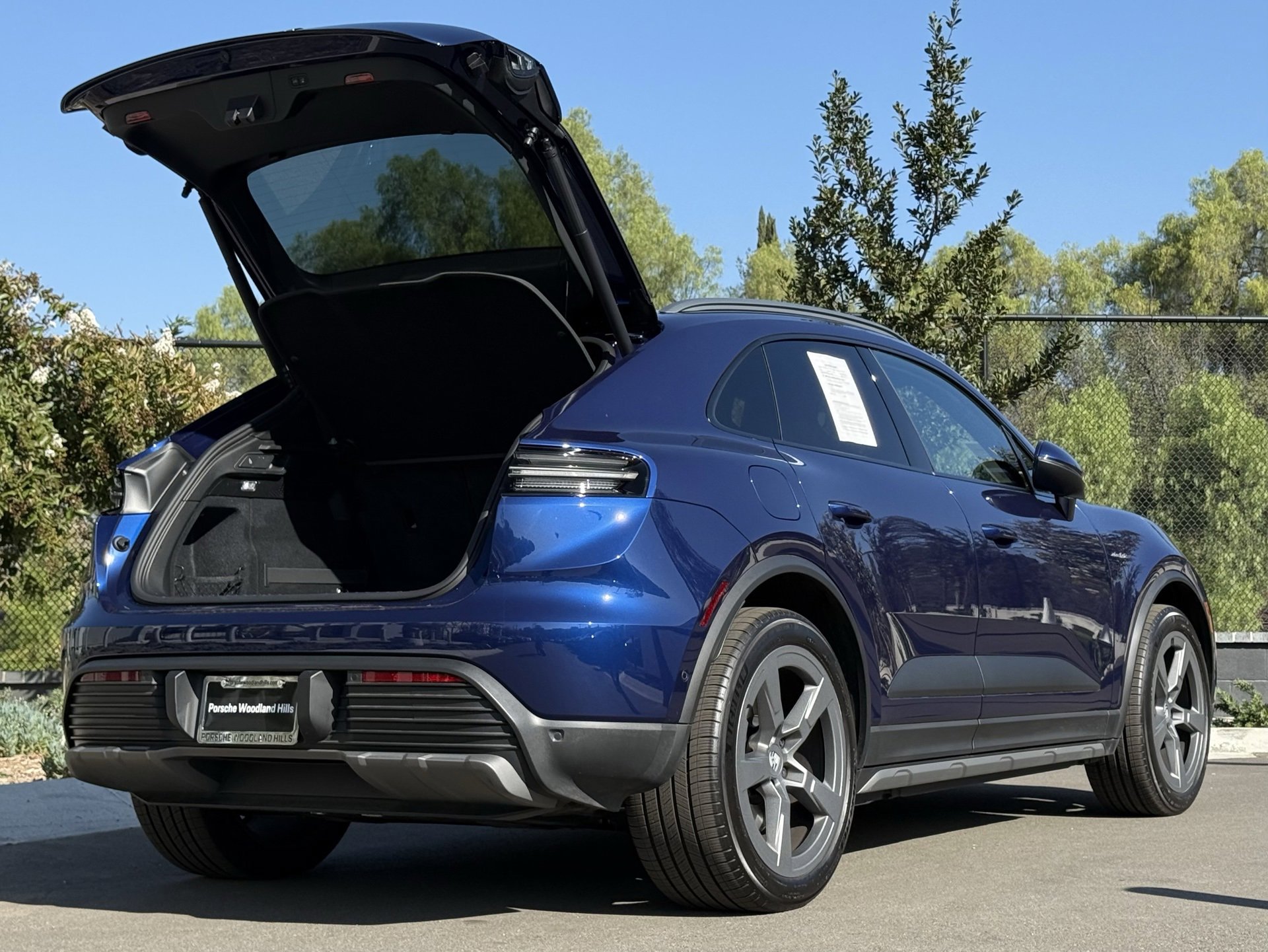 Used 2025 Porsche Macan Electric image 32