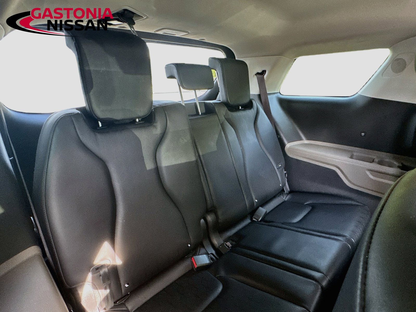 Used 2025 Kia Carnival FWD image 36