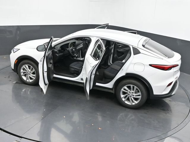 Used 2025 Buick Envista Preferred image 62