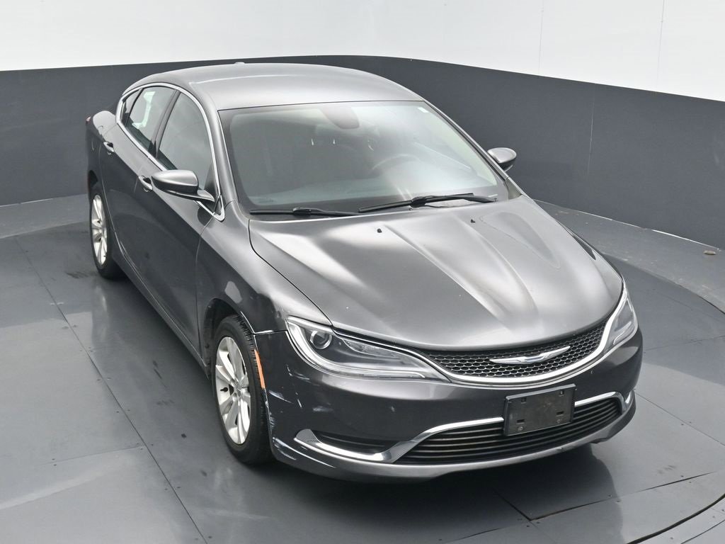 Used 2015 Chrysler 200 Limited w/ Convenience Group image 3