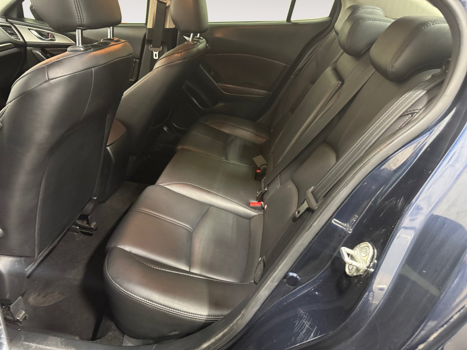Used 2018 MAZDA MAZDA3 Touring FWD image 11