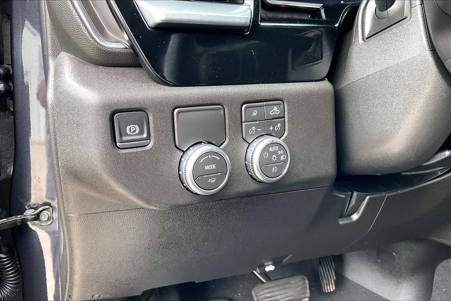 Used 2026 GMC Sierra 1500 SLT RWD image 34