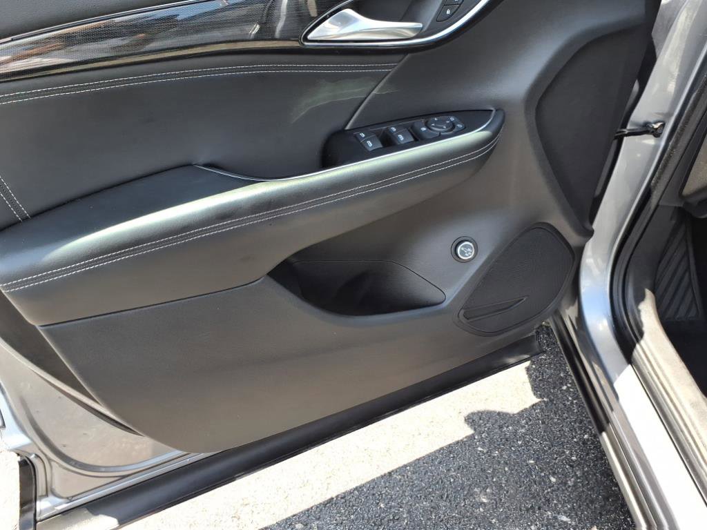 Used 2022 Buick Envision Preferred image 12