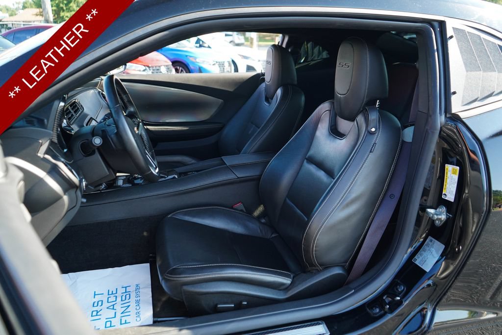 Used 2014 Chevrolet Camaro SS w/ RS Package RWD image 6