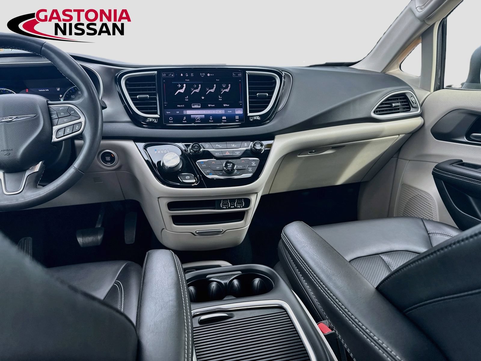 Used 2023 Chrysler Pacifica Touring-L FWD image 29