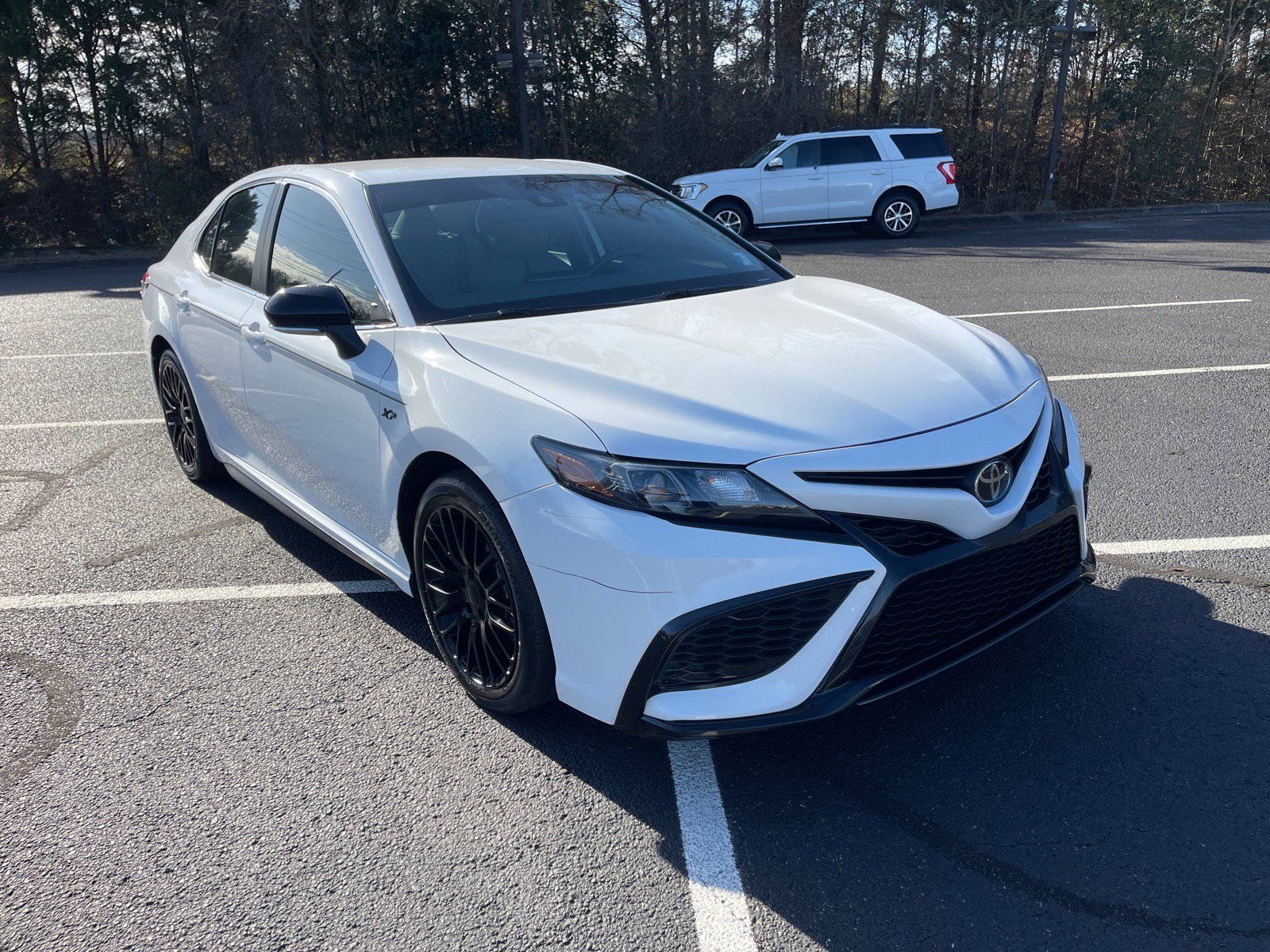 Used 2023 Toyota Camry SE image 1
