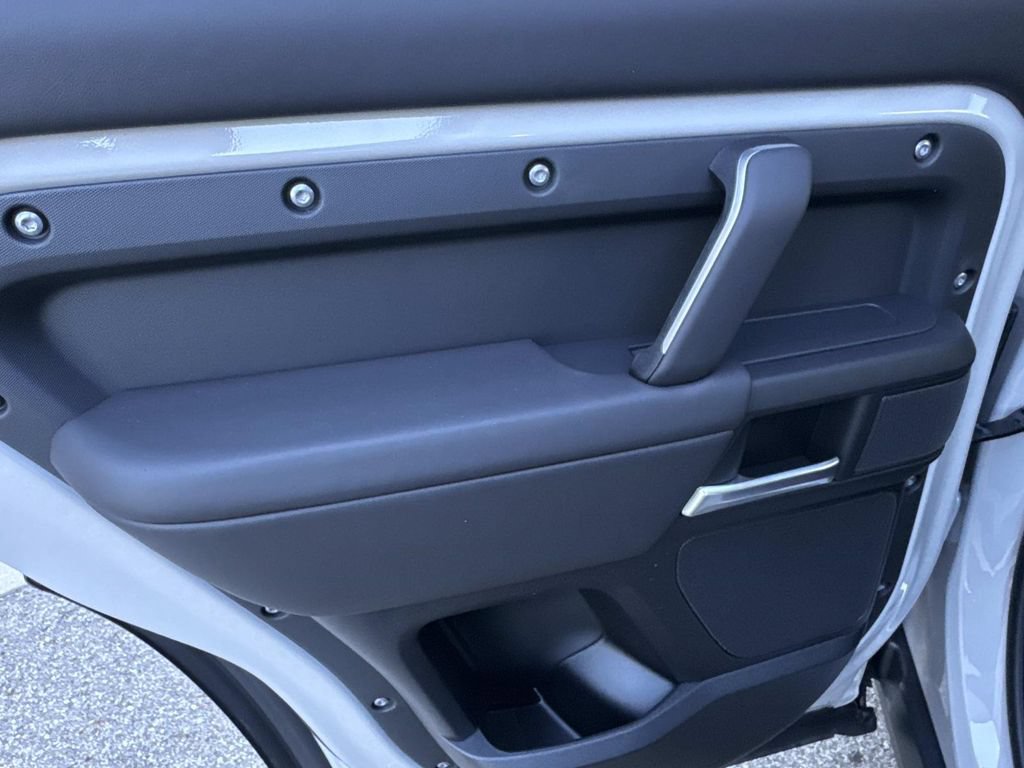 New 2026 Land Rover Defender 110 S AWD/4WD image 12