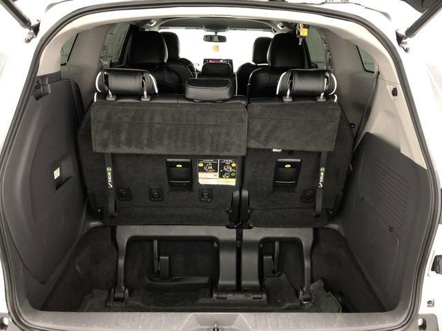 Used 2021 Toyota Sienna XLE FWD image 23