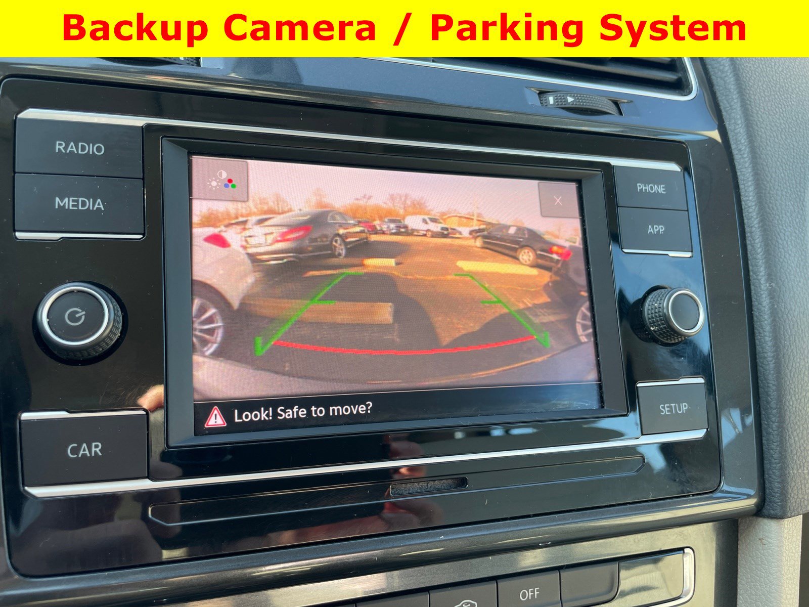 Used 2018 Volkswagen Golf S image 19