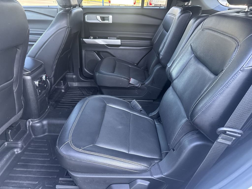 Used 2022 Ford Explorer Limited w/ Equipment Group 301A RWD image 28