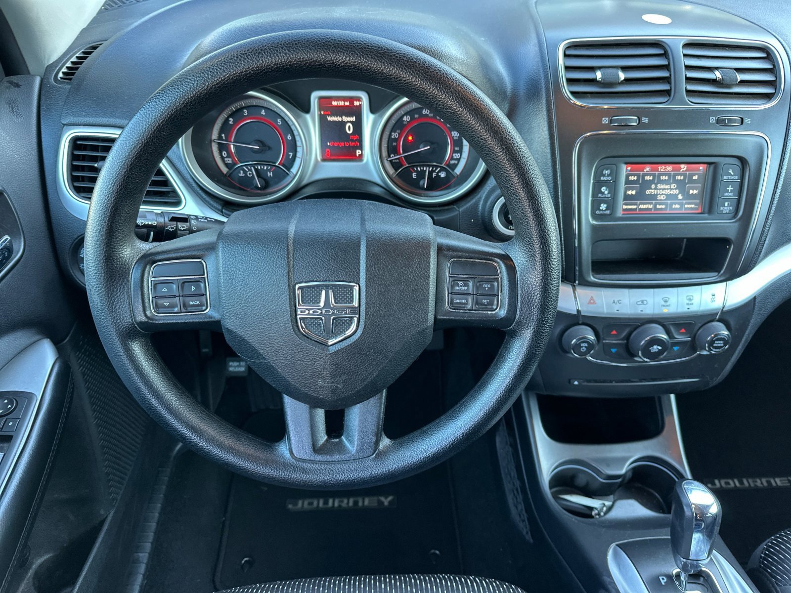 Used 2017 Dodge Journey SXT w/ Comfort/Convenience Group image 14