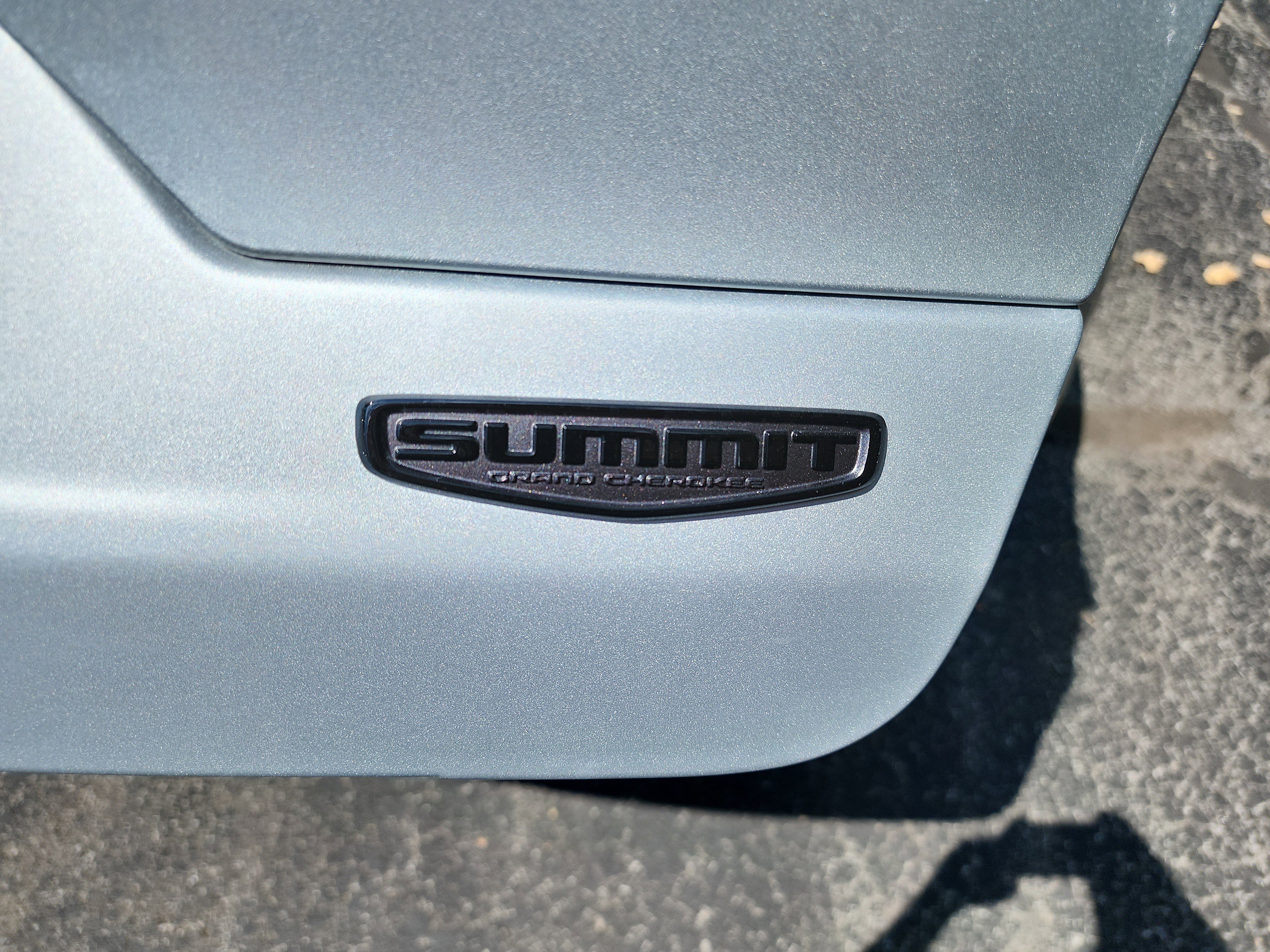 New 2025 Jeep Grand Cherokee Summit image 33