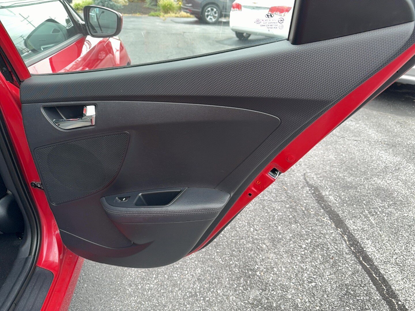 Used 2013 Hyundai Veloster w/ Style Pkg FWD image 23
