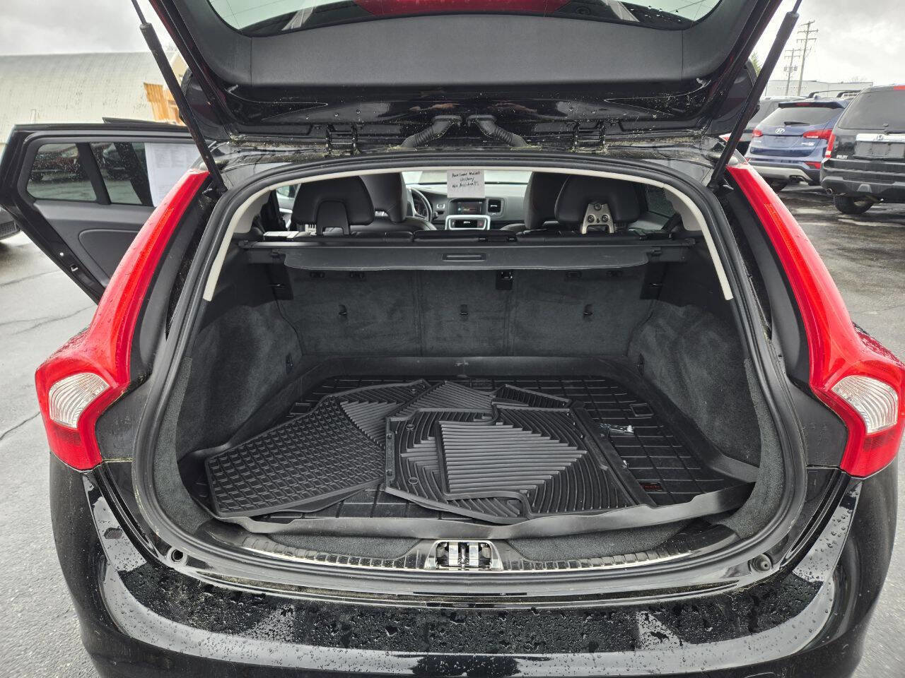 Used 2016 Volvo V60 T5 Cross Country image 14