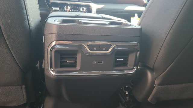 New 2026 GMC Sierra 1500 Denali w/ Technology Package AWD/4WD image 22