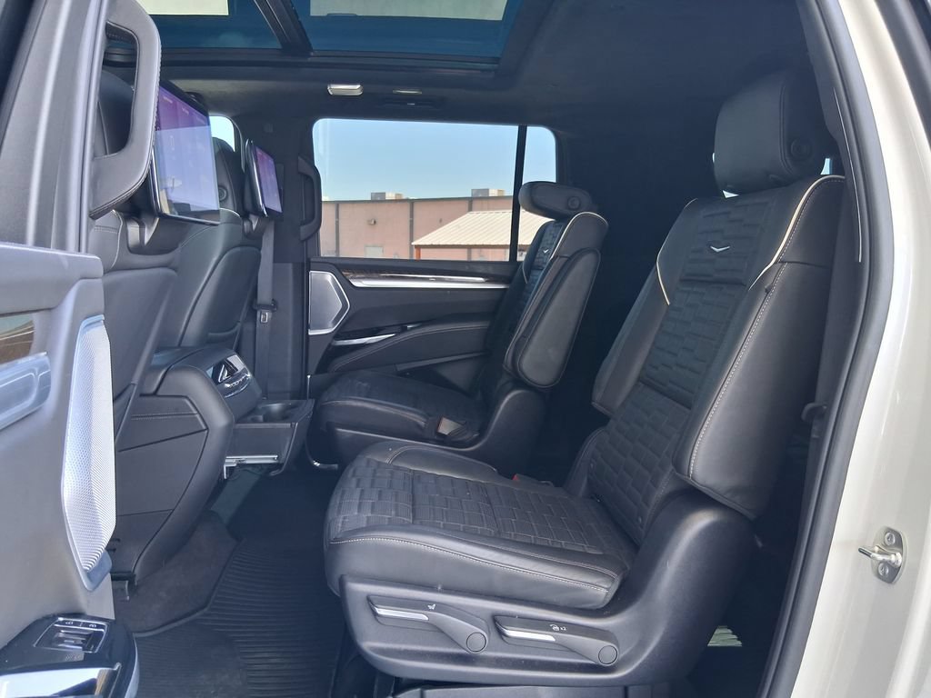 Certified 2025 Cadillac Escalade ESV Sport Platinum AWD/4WD image 24
