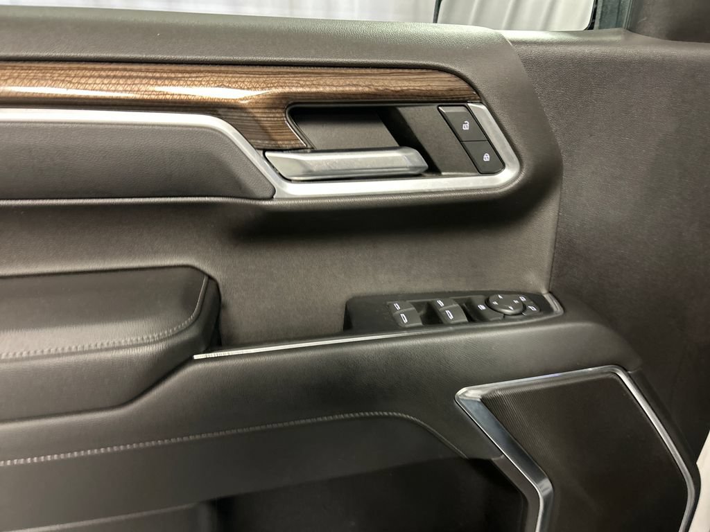 Used 2022 Chevrolet Silverado 1500 LT AWD/4WD image 14
