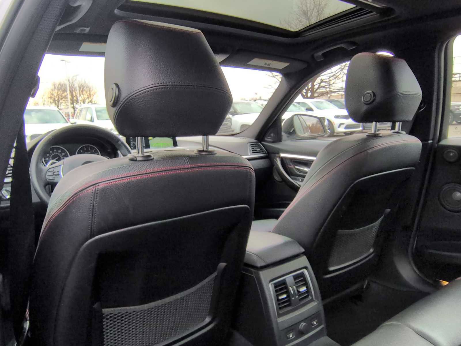 Used 2017 BMW 340i xDrive 340i xDrive image 18