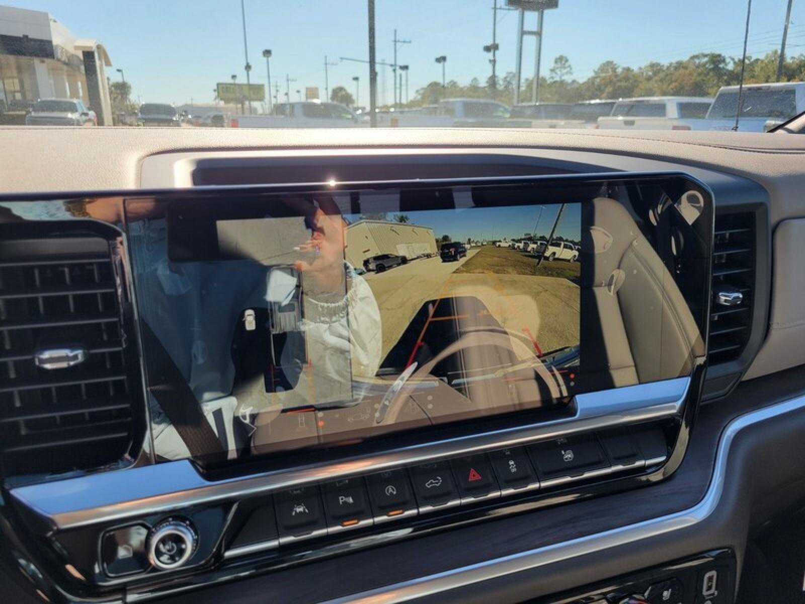 New 2026 GMC Sierra 1500 SLT image 23