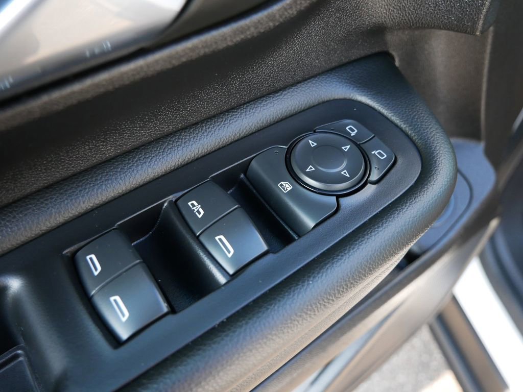 Used 2024 GMC Terrain SLT image 16