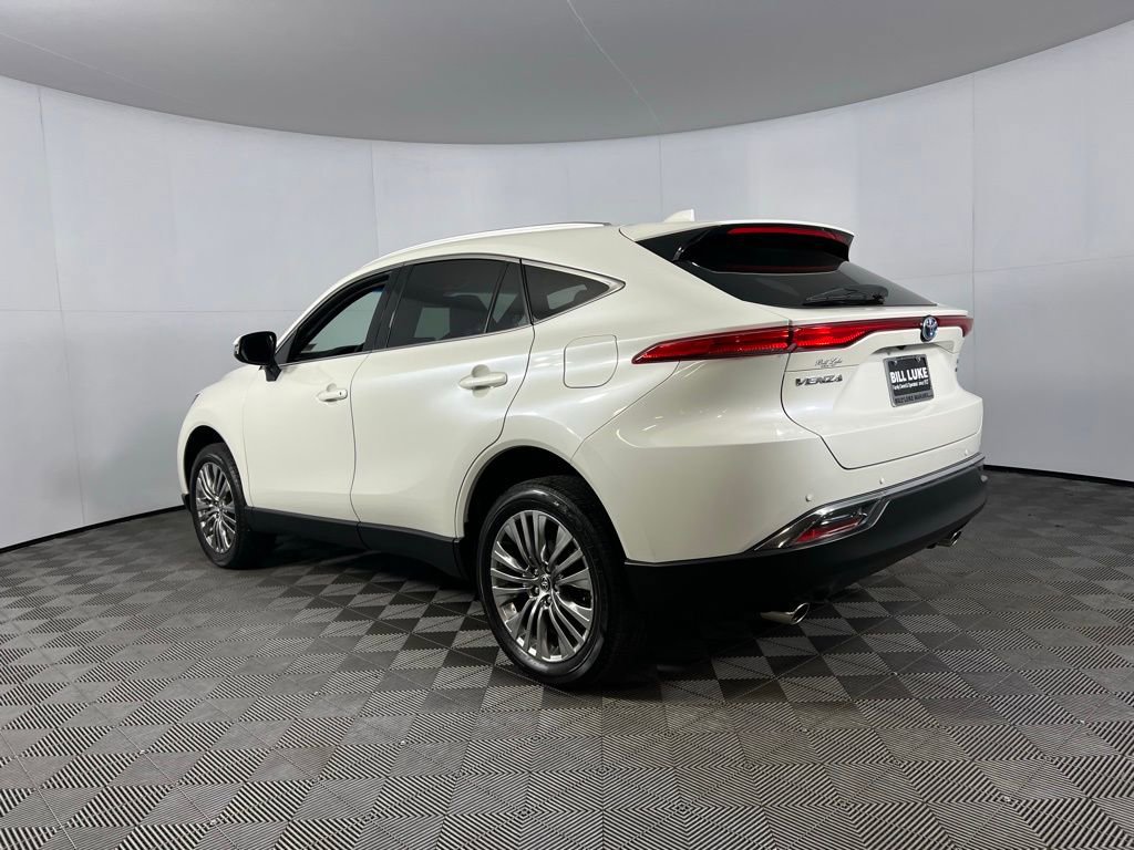 Used 2022 Toyota Venza XLE image 9