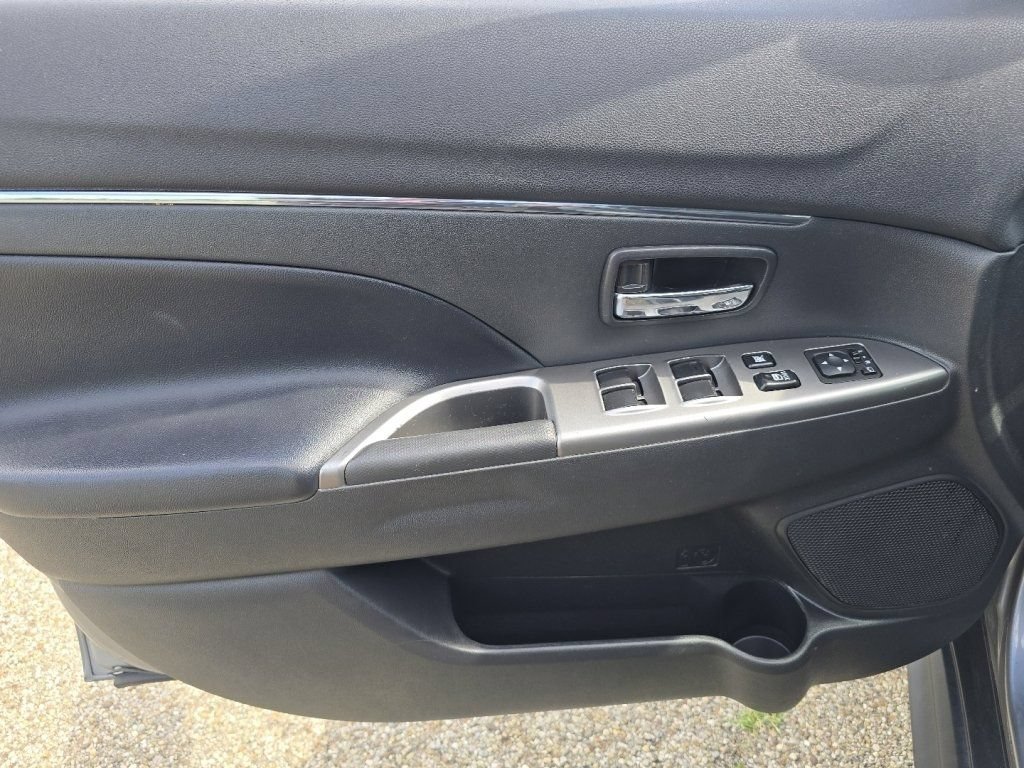 Used 2022 Mitsubishi Outlander Sport SE AWD/4WD image 32