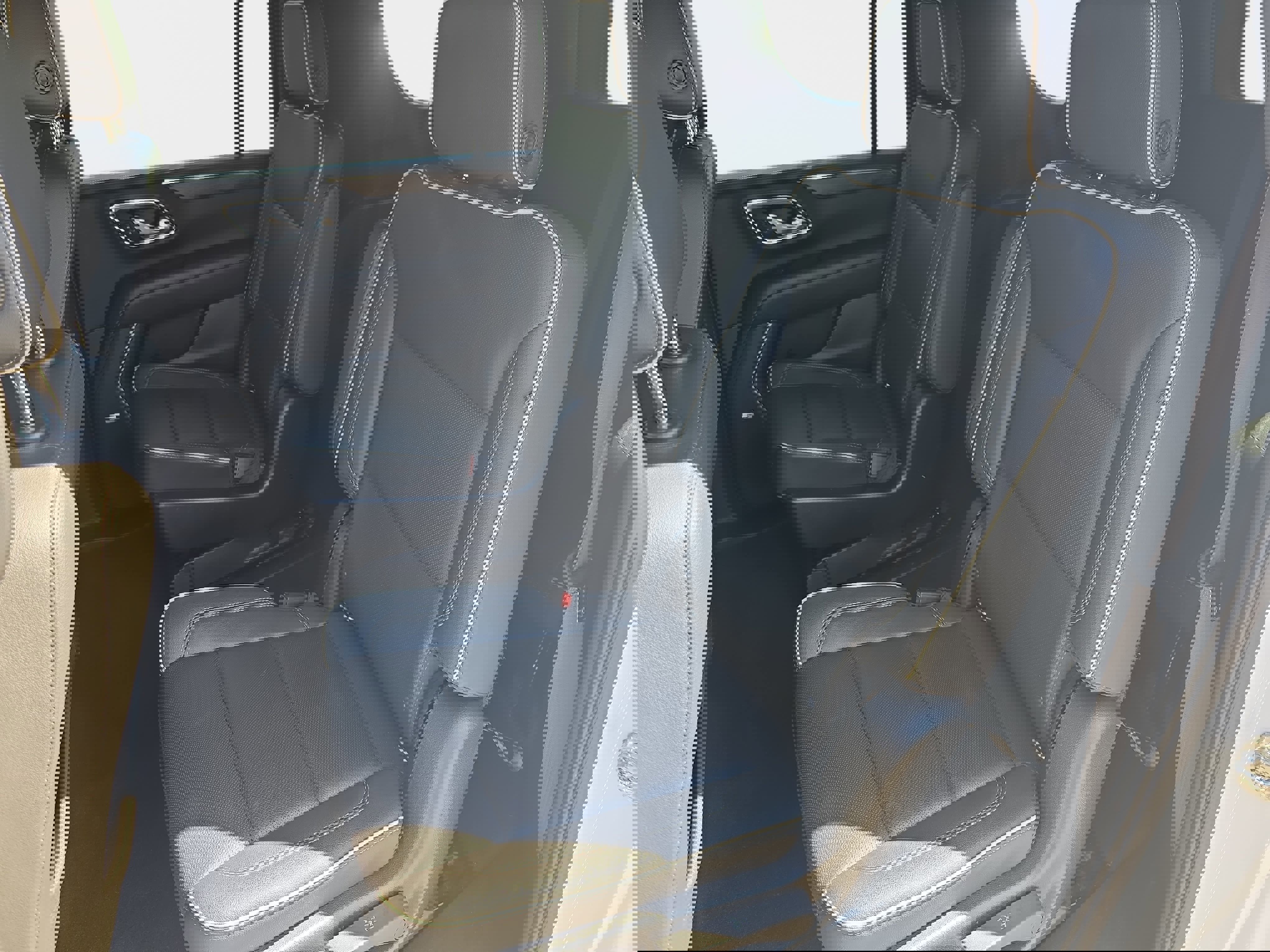 Used 2022 Chevrolet Suburban Premier image 10