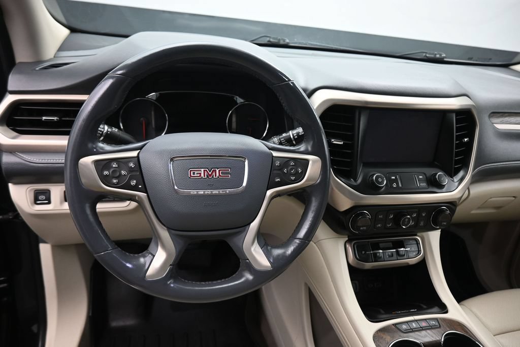 Used 2021 GMC Acadia Denali w/ Denali Ultimate Package AWD/4WD image 16