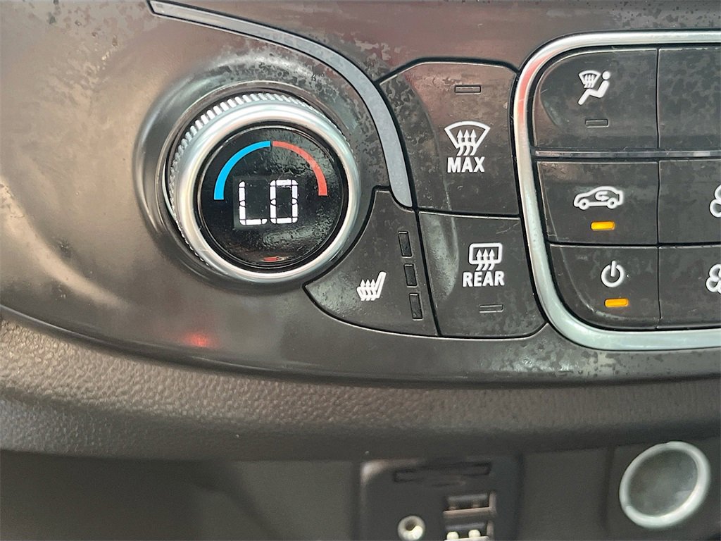 Used 2023 Chevrolet Traverse RS image 21