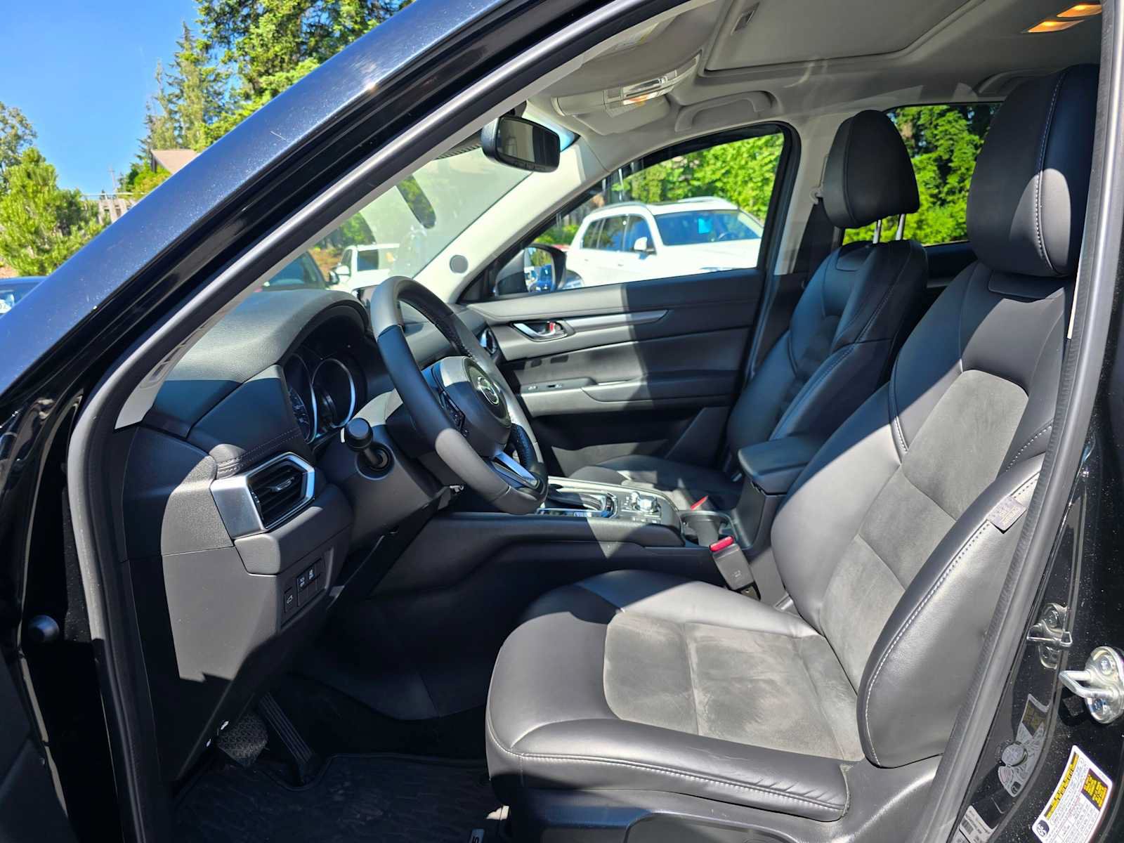 Used 2018 MAZDA CX-5 Touring w/ Preferred Equipment Package AWD/4WD image 19