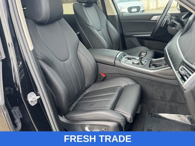 Used 2022 BMW X7 xDrive40i w/ Premium Package image 11