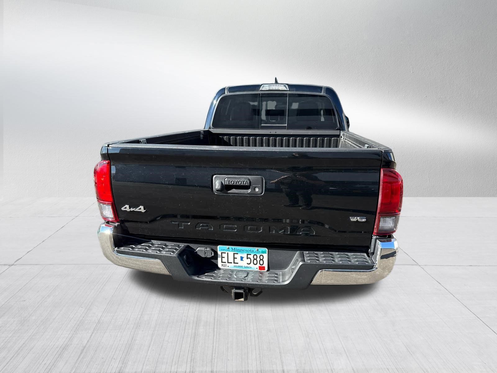 Used 2020 Toyota Tacoma SR5 image 3