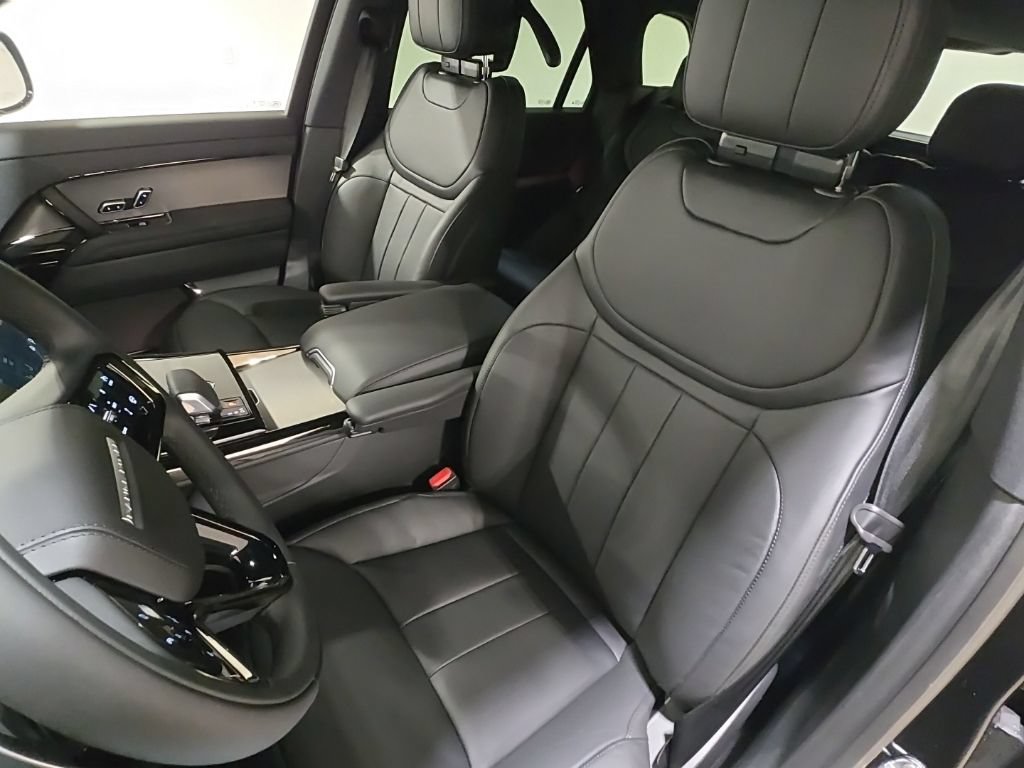 New 2026 Land Rover Range Rover Sport Dynamic SE AWD/4WD image 18
