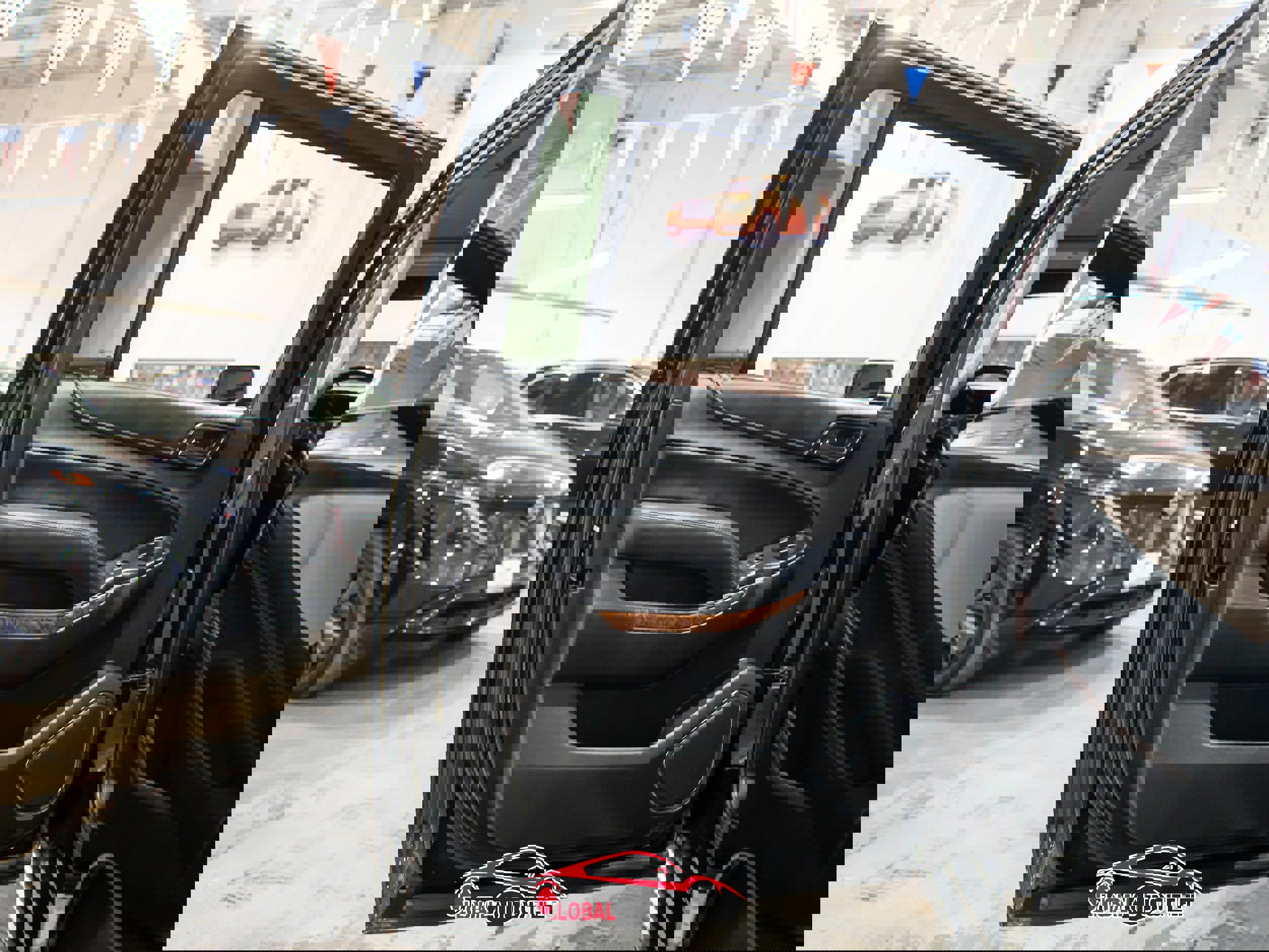 Used 2019 Chevrolet Suburban Premier w/ Premier Plus Edition image 46