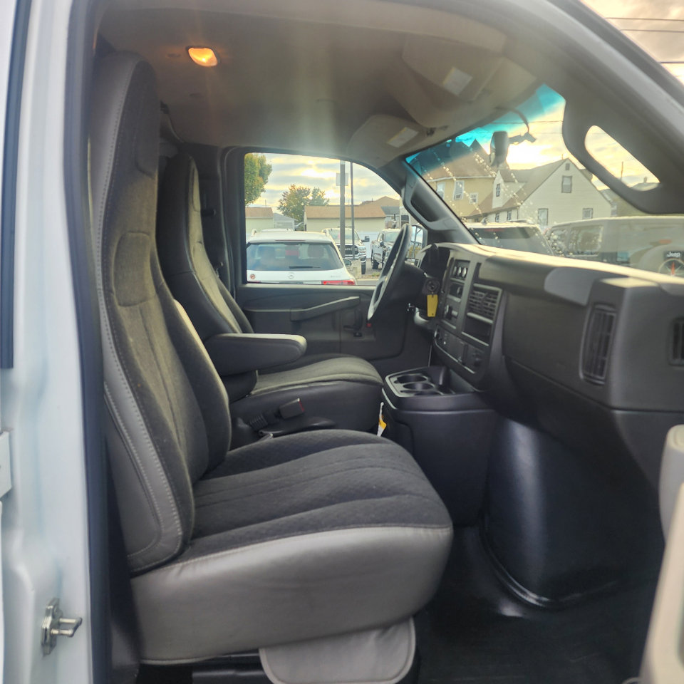 Used 2024 Chevrolet Express 2500 w/ Driver Convenience Package image 12