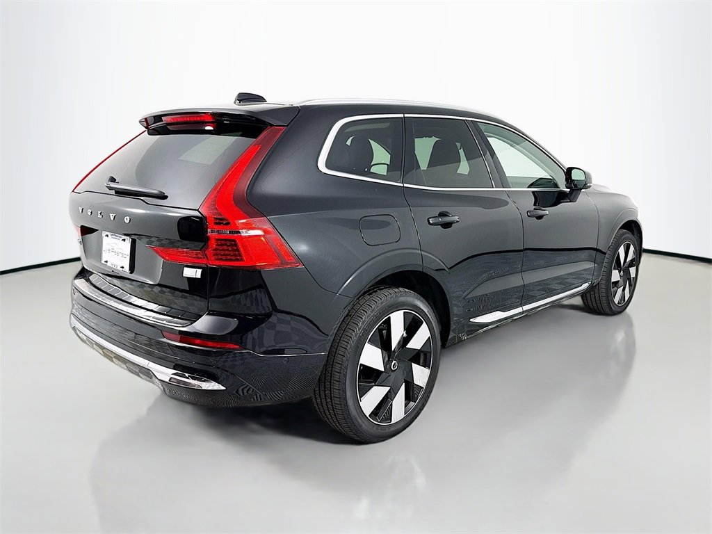 Used 2023 Volvo XC60 T8 Plus image 9