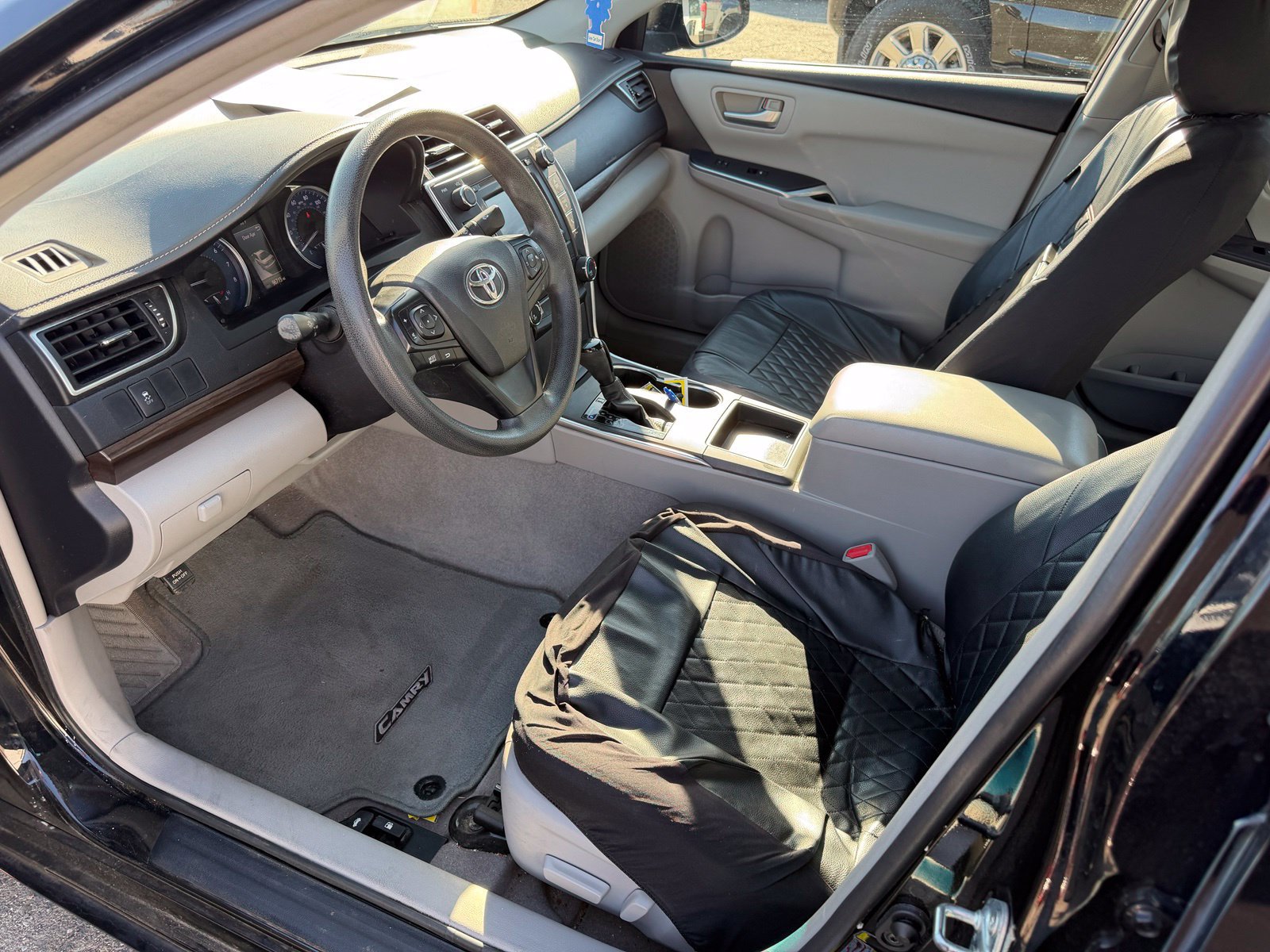 Used 2016 Toyota Camry LE FWD image 10