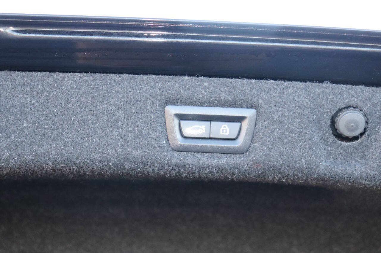 Used 2019 BMW 530i w/ Convenience Package image 59