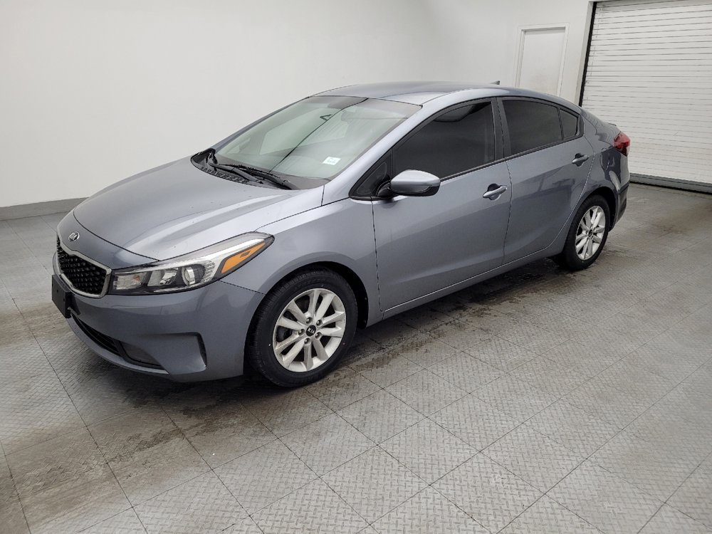 Used 2017 Kia Forte S image 2